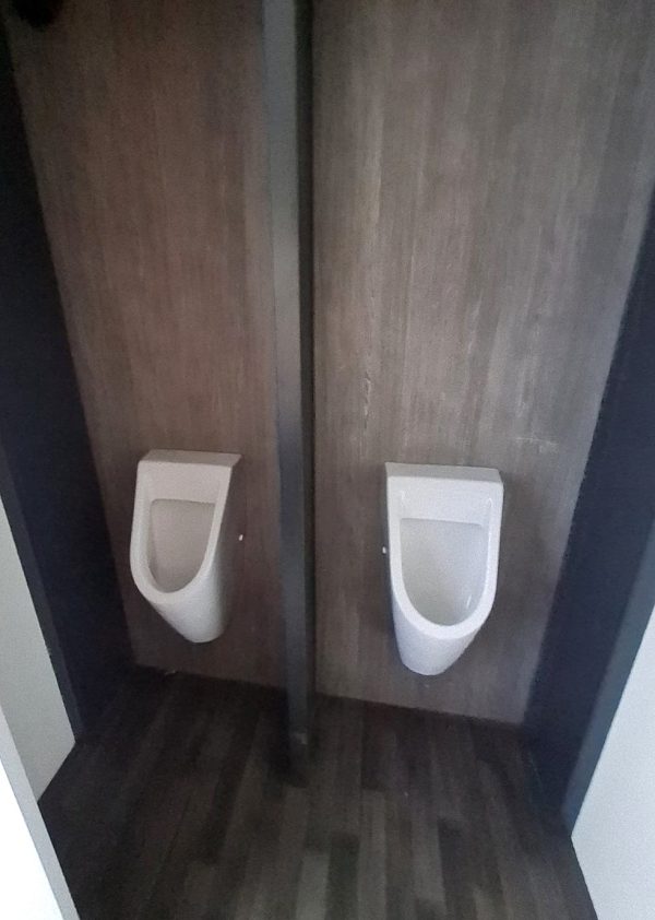 VIP Toilet car - Image 5